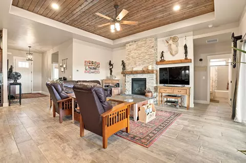 Living - 1348 Robinson Ct, Mack, CO 81525 photo 2 of 8
