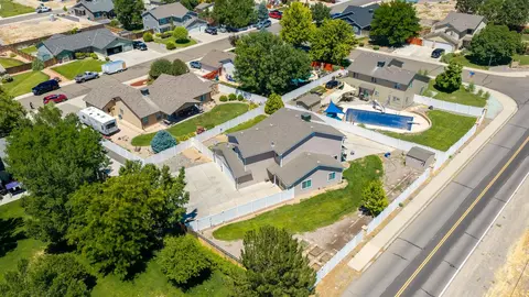 View/Area - 902 Elberta Dr, Fruita, CO 81521 photo 3 of 9