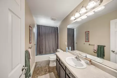 Bath - 902 Elberta Dr, Fruita, CO 81521 photo 3 of 3