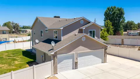 Exterior - 902 Elberta Dr, Fruita, CO 81521 photo 7 of 7