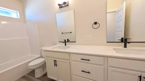 Bath - 1720 Rusty Rivet Rd, Fruita, CO 81521 photo 1 of 2