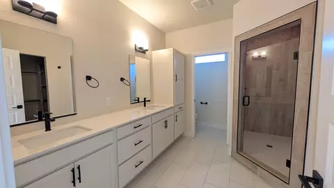 Bath - 1720 Rusty Rivet Rd, Fruita, CO 81521 photo 2 of 2
