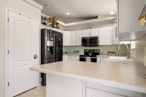 Kitchen - 549 Hall St, Fruita, CO 81521 photo 2 of 2