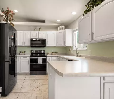 Kitchen - 549 Hall St, Fruita, CO 81521 photo 1 of 2
