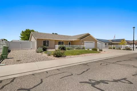 Exterior - 549 Hall St, Fruita, CO 81521 photo 9 of 10