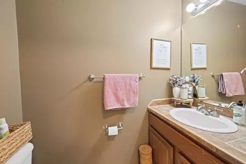 Bath - 802 Darcy Jo Ln, Fruita, CO 81521 photo 2 of 4