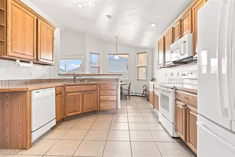 Kitchen - 760 Galena Dr, Fruita, CO 81521 photo 2 of 4