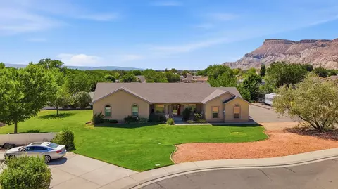 830 Lincoln Ct, Palisade, CO 81526