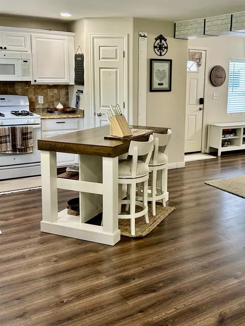 Kitchen - 628 E Cleveland Ave, Fruita, CO 81521 photo 2 of 3