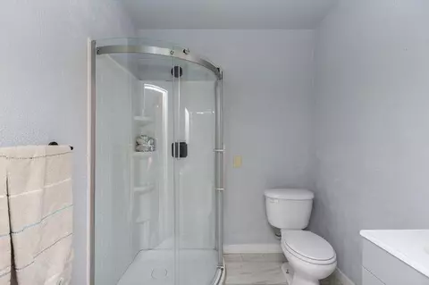 Bath - 137 N Cherry St, Fruita, CO 81521 photo 6 of 6