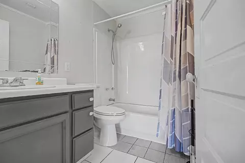Bath - 709 E Pabor Ave, Fruita, CO 81521 photo 1 of 3