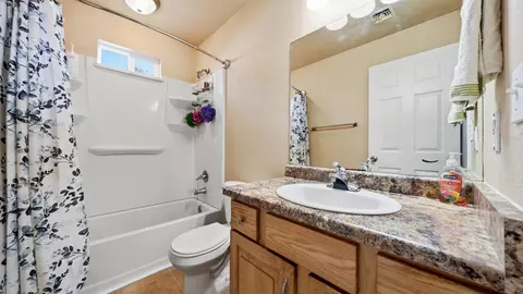 Bath - 815 E Harrison Ave, Fruita, CO 81521 photo 1 of 1