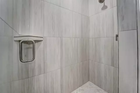 Bath - 2745 Eclipse Ave, Grand Junction, CO 81503 photo 5 of 5