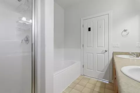 Bath - 1229 Windsor Park Dr, Fruita, CO 81521 photo 2 of 3