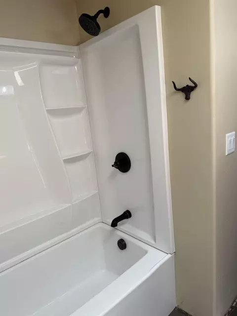 Bath - 1668 18 Rd, Fruita, CO 81521 photo 5 of 7