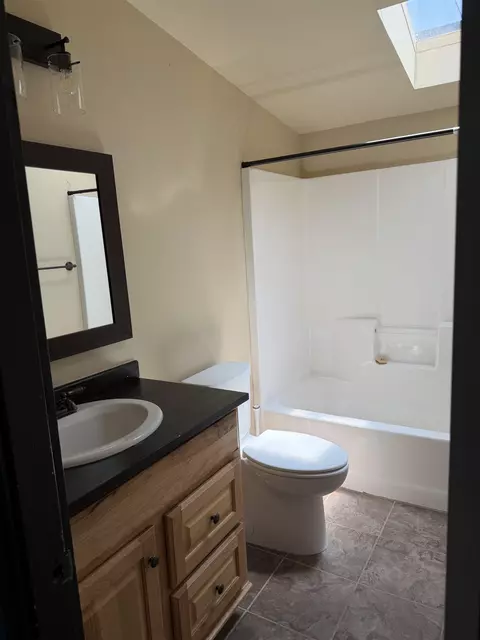 Bath - 1668 18 Rd, Fruita, CO 81521 photo 6 of 7