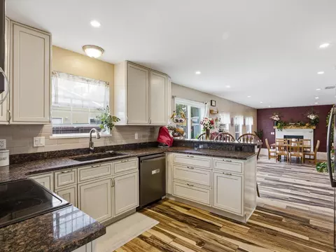 Kitchen - 105 Sunset Dr, Fruita, CO 81521 photo 2 of 4