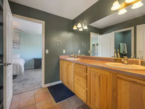 Bath - 1454 19 Rd, Fruita, CO 81521 photo 4 of 5