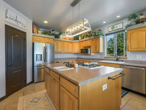 Kitchen - 1454 19 Rd, Fruita, CO 81521 photo 2 of 4