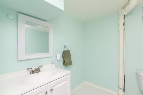 Bath - 1047 E Aspen Ave, Fruita, CO 81521 photo 2 of 3