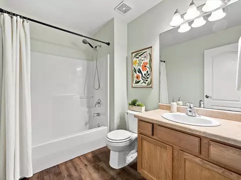 Bath - 853 Jasper Dr, Fruita, CO 81521 photo 2 of 2