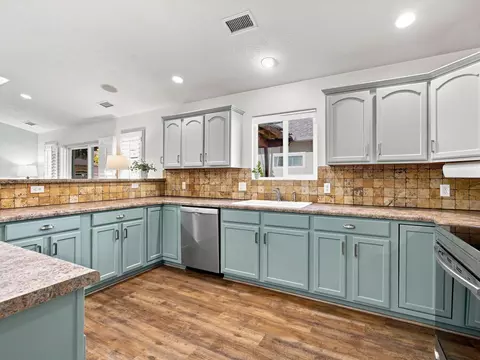 Kitchen - 853 Jasper Dr, Fruita, CO 81521 photo 2 of 3