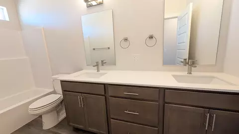 Bath - 1680 Rusty Rivet Rd, Fruita, CO 81521 photo 1 of 2