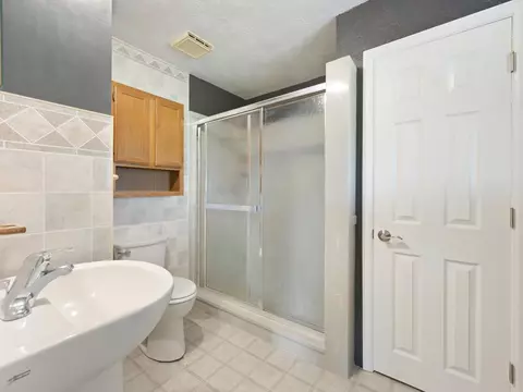 Bath - 463 W 4th St, De Beque, CO 81630 photo 1 of 3