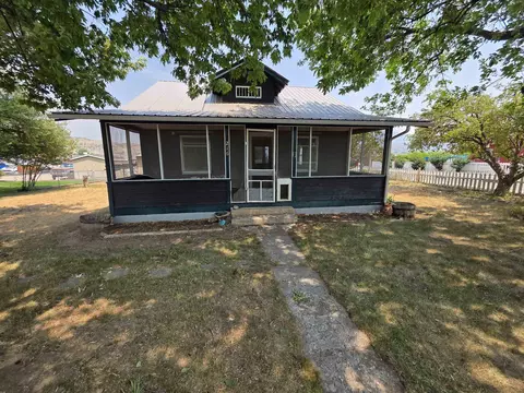Exterior - 216 Denver Ave, De Beque, CO 81630 photo 2 of 8