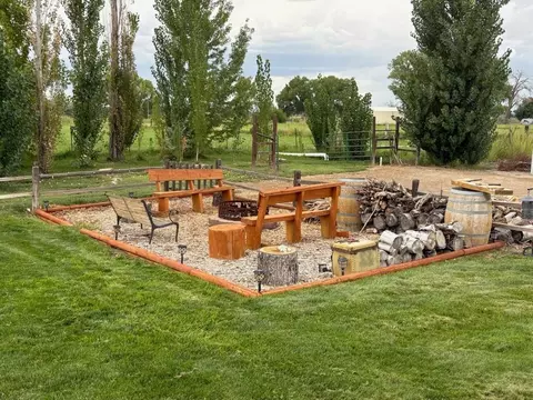 Exterior - 927 21 Rd, Fruita, CO 81521 photo 5 of 7