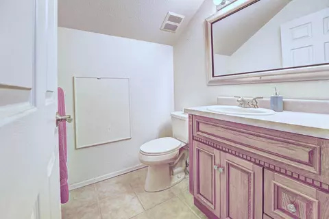 Bath - 927 21 Rd, Fruita, CO 81521 photo 1 of 4