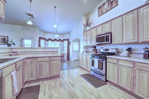 Kitchen - 927 21 Rd, Fruita, CO 81521 photo 2 of 2