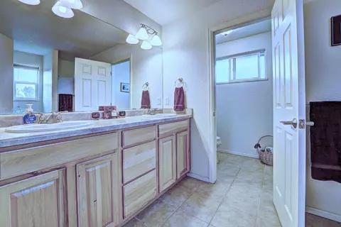 Bath - 927 21 Rd, Fruita, CO 81521 photo 3 of 4