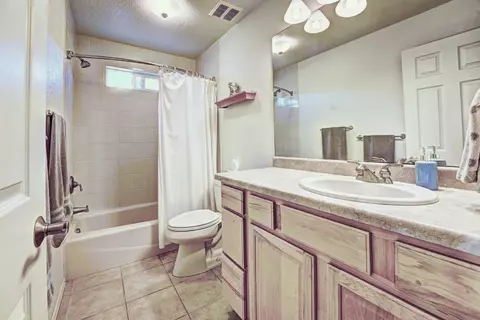 Bath - 927 21 Rd, Fruita, CO 81521 photo 4 of 4