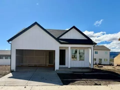 2141 Moon River Rd, Grand Junction, CO 81505