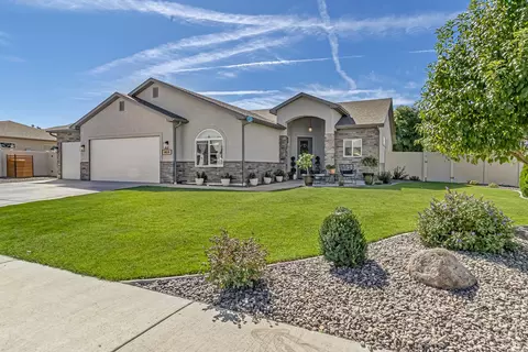 Exterior - 1404 Limber Pine St, Fruita, CO 81521 photo 3 of 11