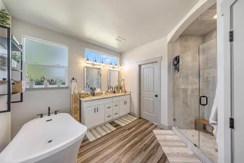 Bath - 1404 Limber Pine St, Fruita, CO 81521 photo 2 of 4