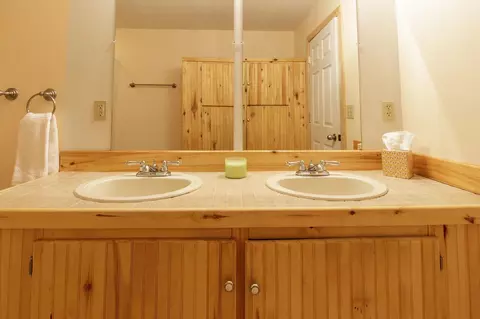 Bath - 20479 North Rd, Eckert, CO 81418 photo 2 of 4
