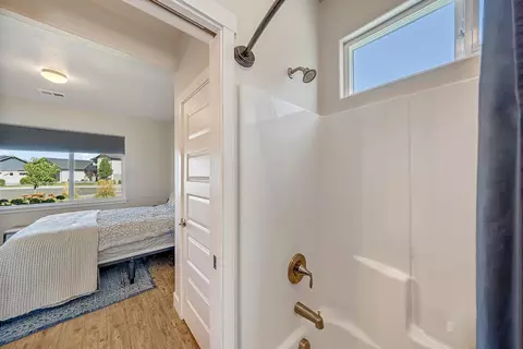 Bath - 1692 Derby Ct, Fruita, CO 81521 photo 5 of 6