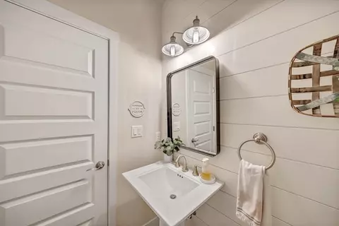 Bath - 1692 Derby Ct, Fruita, CO 81521 photo 1 of 6