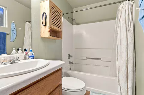 Bath - 1131 Walnut St, Fruita, CO 81521 photo 4 of 4