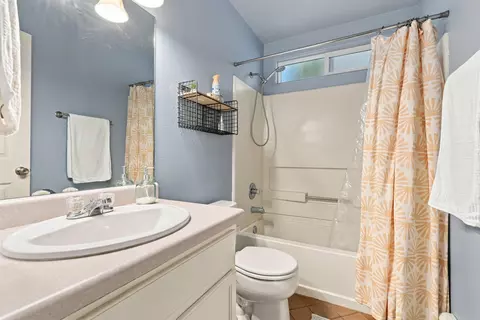 Bath - 1131 Walnut St, Fruita, CO 81521 photo 2 of 4