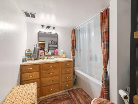 Bath - 340 Epps Dr, Grand Junction, CO 81501 photo 2 of 2