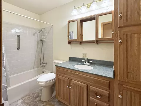 Bath - 12984 Eckert Estate Rd, Eckert, CO 81418 photo 1 of 2