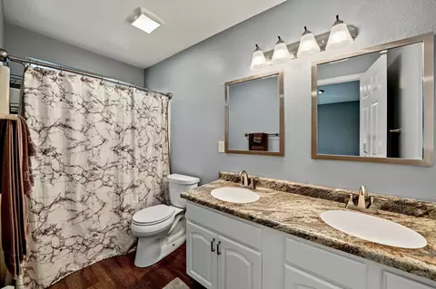 Bath - 632 Jasper Dr, Fruita, CO 81521 photo 1 of 2