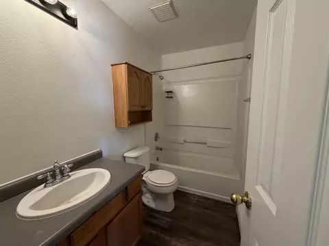 Bath - 466 Michael St, Clifton, CO 81520 photo 1 of 3
