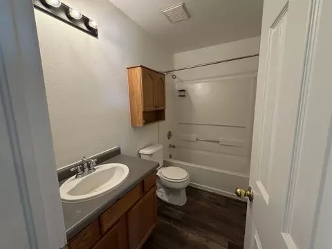 Bath - 466 Michael St, Clifton, CO 81520 photo 2 of 3
