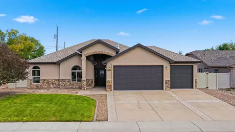 Exterior - 1034 Echo Canyon St, Fruita, CO 81521 photo 2 of 7