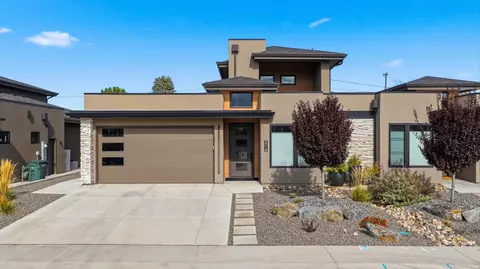 2718 Centercliff Dr, Grand Junction, CO 81506