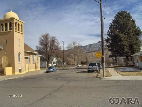 137 E 4th St, Palisade, CO 81526 photo 2